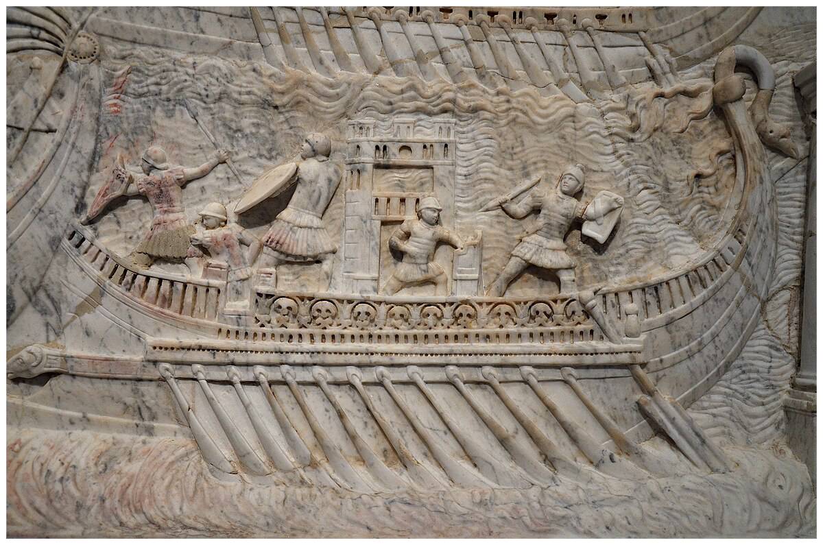 Reliefs commémoratifs de la bataille d'Actium découvert à Avellino